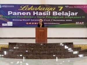 Ibu Fartini S.Pd sedang memberikan sambutannya pada Lokakarya 7 Program Guru Penggerak Angkatan 11 (dok.baduganews) 